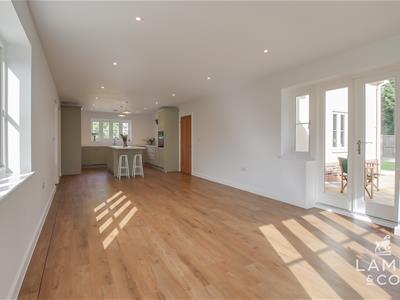 KITCHEN/ FAMILY ROOM